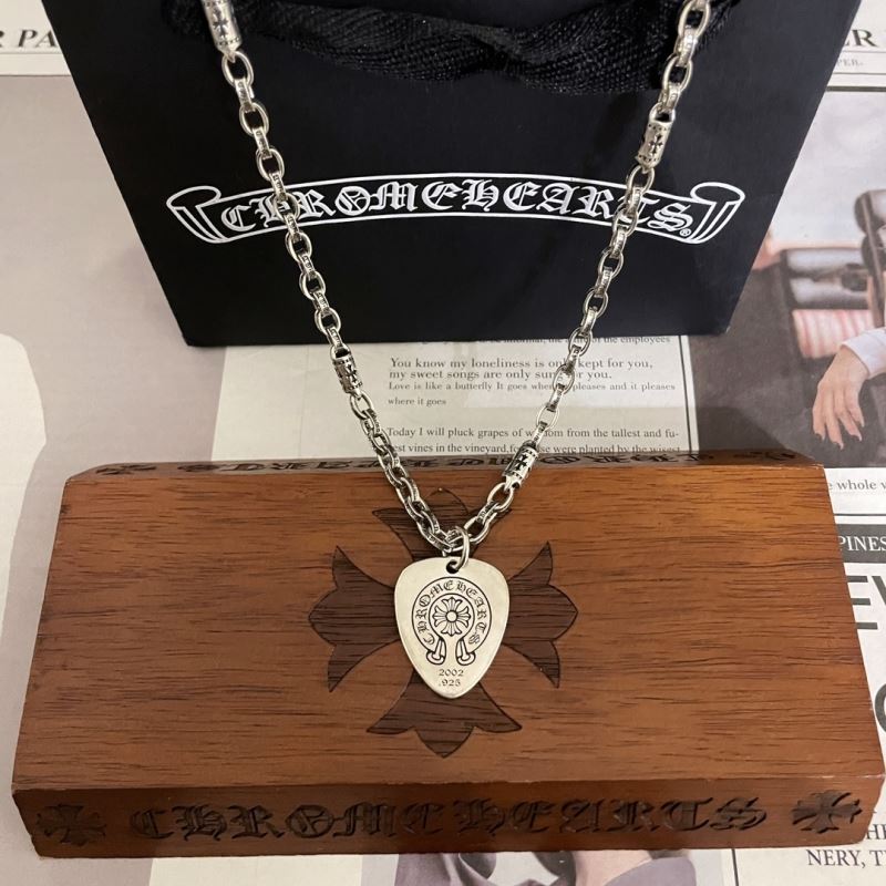 Ch**me He**ts necklaces